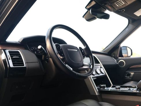 Used 2019 Land Rover Discovery HSE image 19