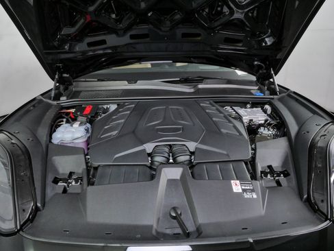New 2026 Porsche Cayenne GTS AWD/4WD image 37