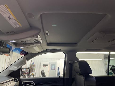 Used 2019 GMC Yukon XL Denali w/ Denali Ultimate Package AWD/4WD image 13