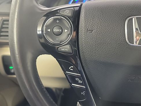 Used 2017 Honda Accord Touring image 26