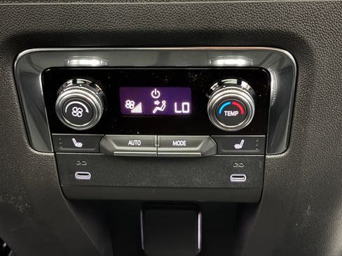 New 2026 GMC Yukon Denali w/ Sun & Power Step Package AWD/4WD image 7