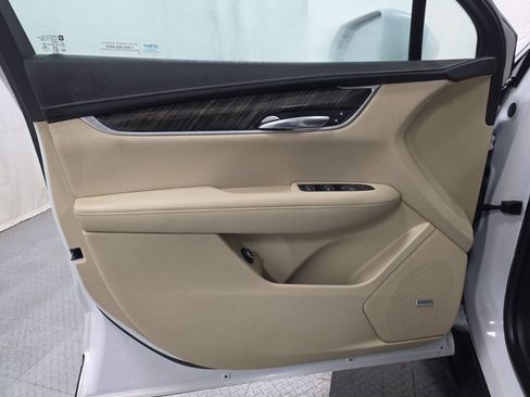 Used 2017 Cadillac XT5 FWD image 11