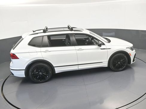 Used 2022 Volkswagen Tiguan SE R-Line image 50