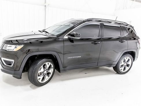 Used 2019 Jeep Compass Limited w/ Safety & Security Group AWD/4WD image 3