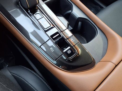 Used 2026 Toyota Crown Limited image 15