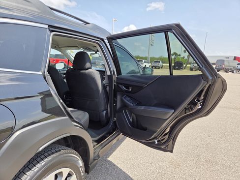 Used 2023 Subaru Outback Premium AWD/4WD image 15