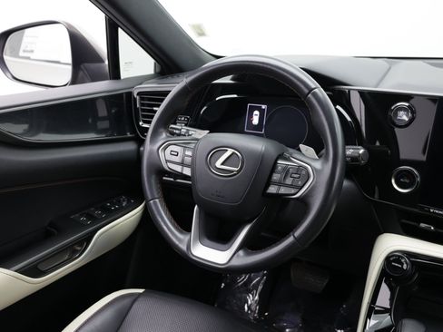 Used 2023 Lexus NX 250 FWD w/ Towing Package (2000 Lbs) image 31