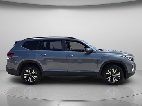 Certified 2024 Volkswagen Atlas SE FWD image 7