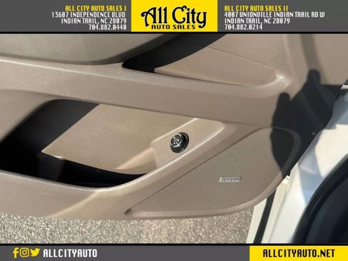 Used 2018 Chevrolet Traverse Premier image 31