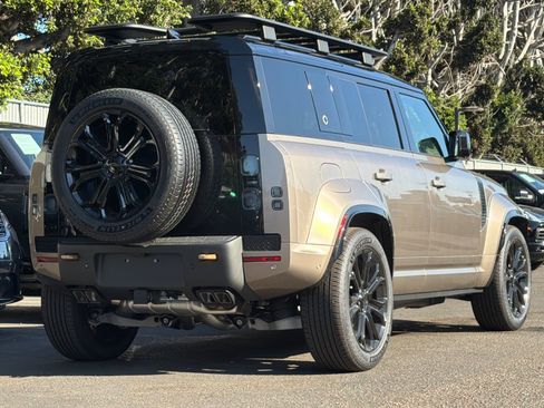 New 2026 Land Rover Defender 110 OCTA AWD/4WD image 8