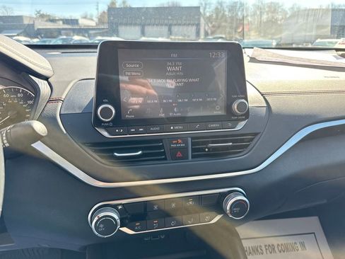 Used 2022 Nissan Altima 2.5 SR image 18