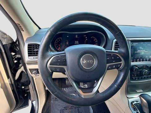 Used 2018 Jeep Grand Cherokee Limited image 38