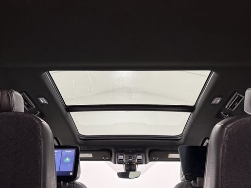 Used 2021 GMC Yukon Denali w/ Denali Premium Package image 8