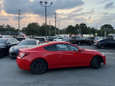 Used 2014 Hyundai Genesis 2.0T image 8