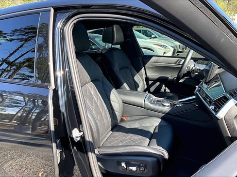 Certified 2024 BMW X6 xDrive40i w/ Executive Package image 9