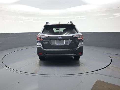 Used 2025 Subaru Outback Premium AWD/4WD image 4