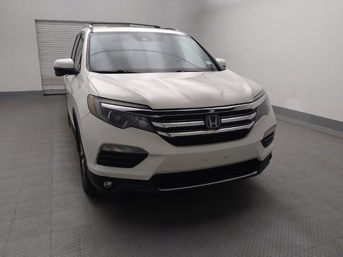 Used 2018 Honda Pilot Touring image 14