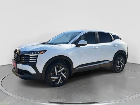 Used 2025 Nissan Kicks SV FWD image 8