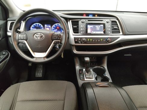 Used 2018 Toyota Highlander LE image 22