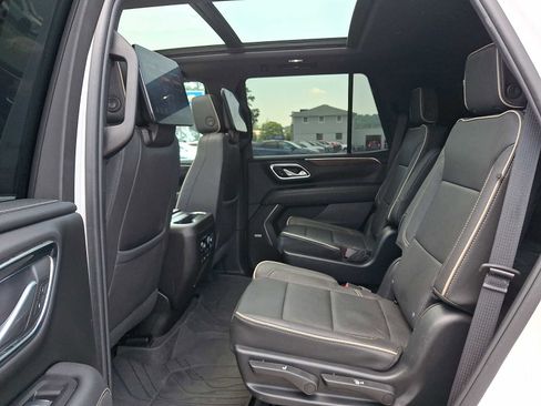 Used 2023 Chevrolet Tahoe Premier w/ Advanced Technology Package AWD/4WD image 10