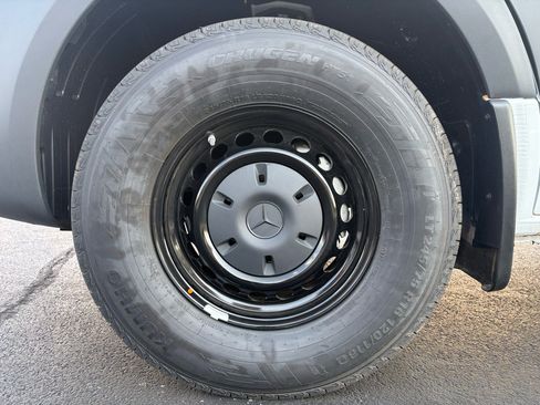 Used 2025 Mercedes-Benz Sprinter 2500 image 25