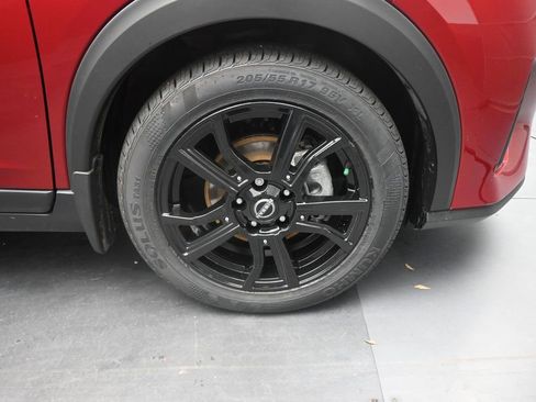 Used 2023 Nissan Kicks SR w/ SR Premium Package image 22