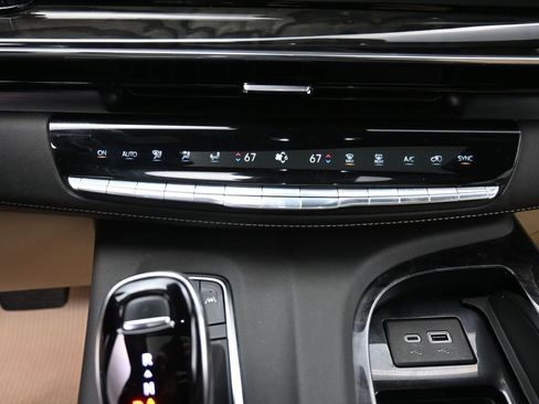 Used 2023 Cadillac Escalade ESV Premium Luxury w/ Performance Package image 31