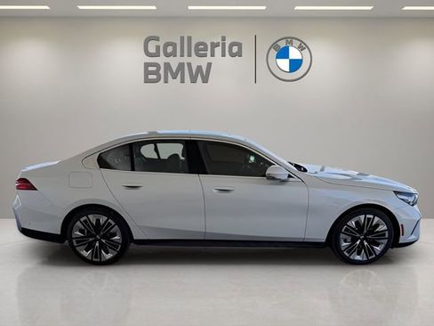 Certified 2024 BMW 530i w/ Premium Package image 12