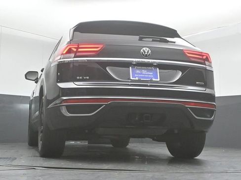 Used 2022 Volkswagen Atlas Cross Sport SE w/ Black Wheel Package image 32