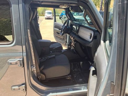 Certified 2025 Jeep Wrangler Unlimited Sahara AWD/4WD image 31