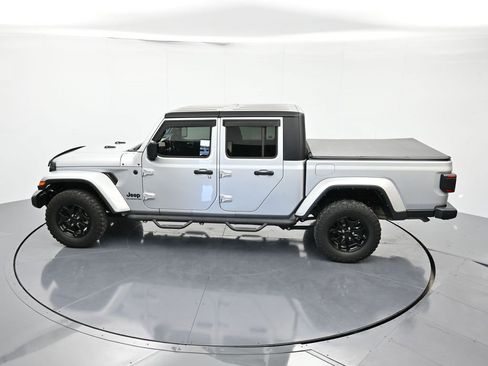 Used 2022 Jeep Gladiator Willys image 34