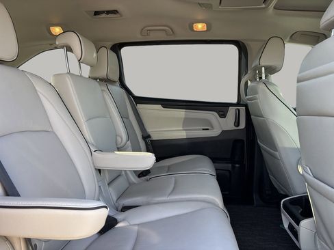 Used 2025 Honda Odyssey Touring image 17