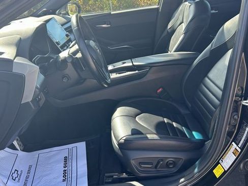 Used 2020 Toyota Avalon Touring image 14