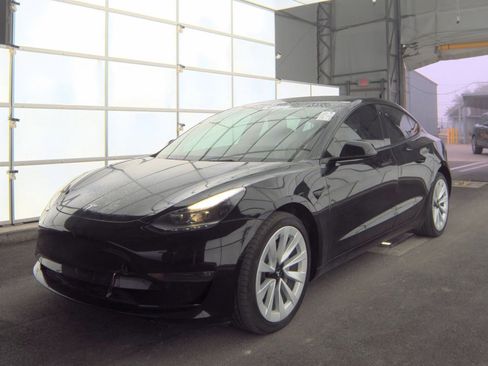 Used 2022 Tesla Model 3 Long Range image 1