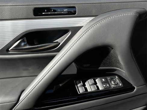 Used 2024 Lexus LX 600 F Sport image 21