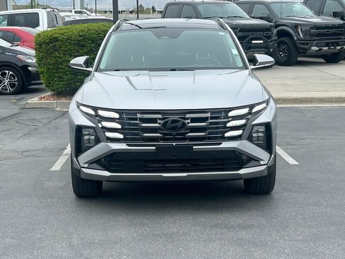 Used 2025 Hyundai Tucson Limited AWD/4WD image 10