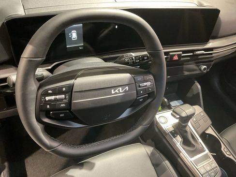 New 2026 Kia Sportage EX image 14