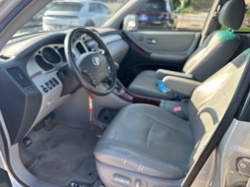 Used 2004 Toyota Highlander Limited AWD/4WD image 10