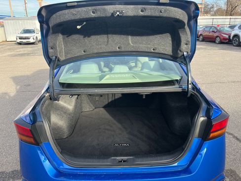 Used 2025 Nissan Altima 2.5 SV image 31
