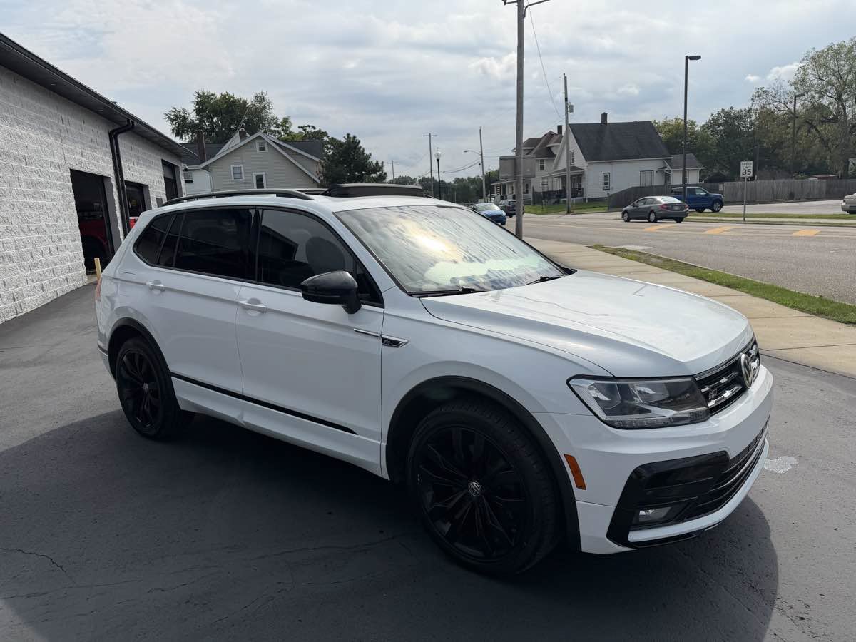 Used 2021 Volkswagen Tiguan SE R-Line AWD/4WD image 6
