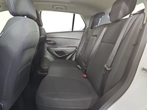 Used 2016 Chevrolet Trax LS AWD/4WD image 13