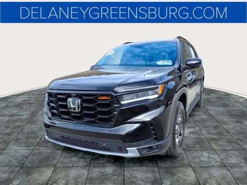Used 2025 Honda Pilot TrailSport image 8