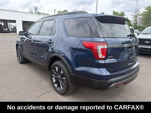 Used 2017 Ford Explorer XLT w/ Equipment Group 202A AWD/4WD image 3