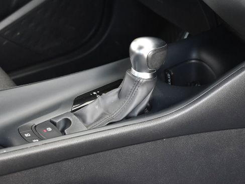 Used 2021 Toyota C-HR LE image 40