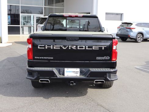 Used 2023 Chevrolet Silverado 1500 High Country w/ High Country Premium Package image 9