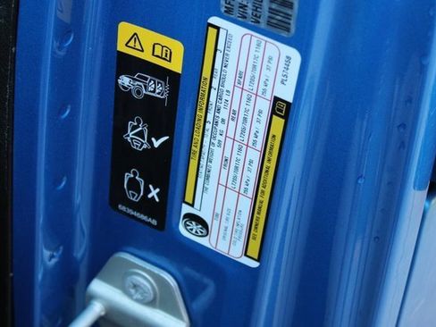 Used 2023 Jeep Gladiator Rubicon w/ LED Lighting Group image 27