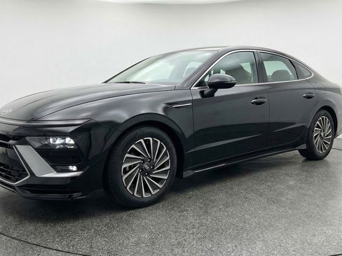 Used 2025 Hyundai Sonata SEL image 3