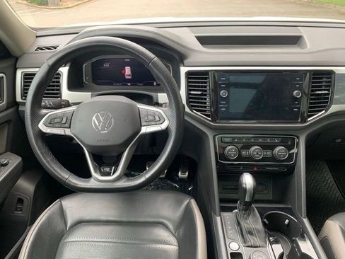 Used 2023 Volkswagen Atlas SEL Premium AWD/4WD image 19