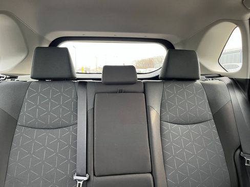 Used 2025 Toyota RAV4 XLE image 38