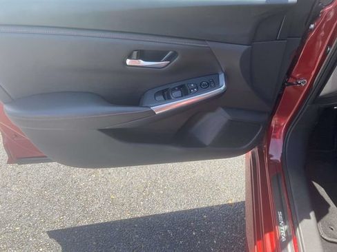 Used 2024 Nissan Sentra SR FWD image 12